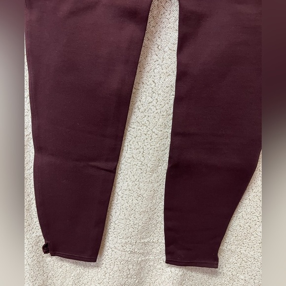 Spanx Ankle Length Ponte Hem Slit Leggings brandywine | size medium - Picture 5 of 10
